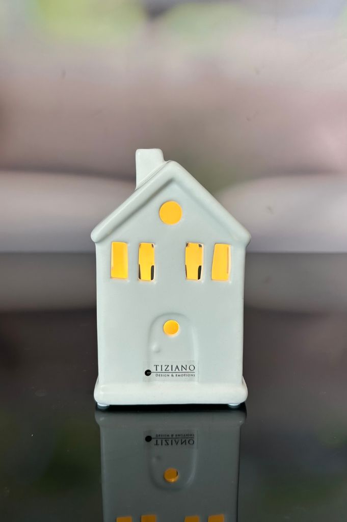 LED Haus Tribano farbig sortiert