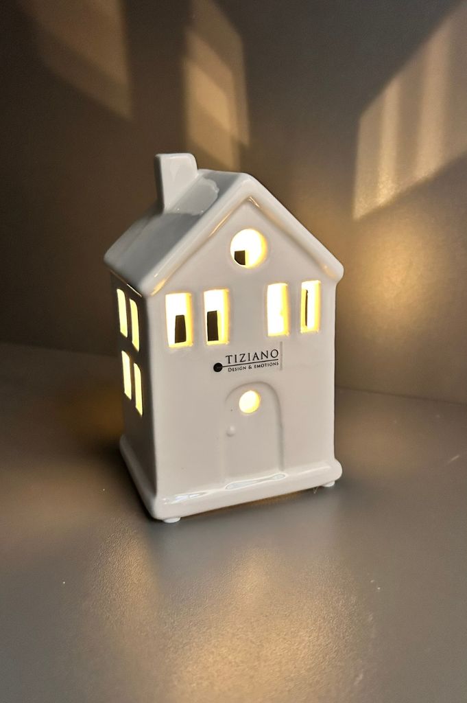 LED Haus Tribano creme-weiß