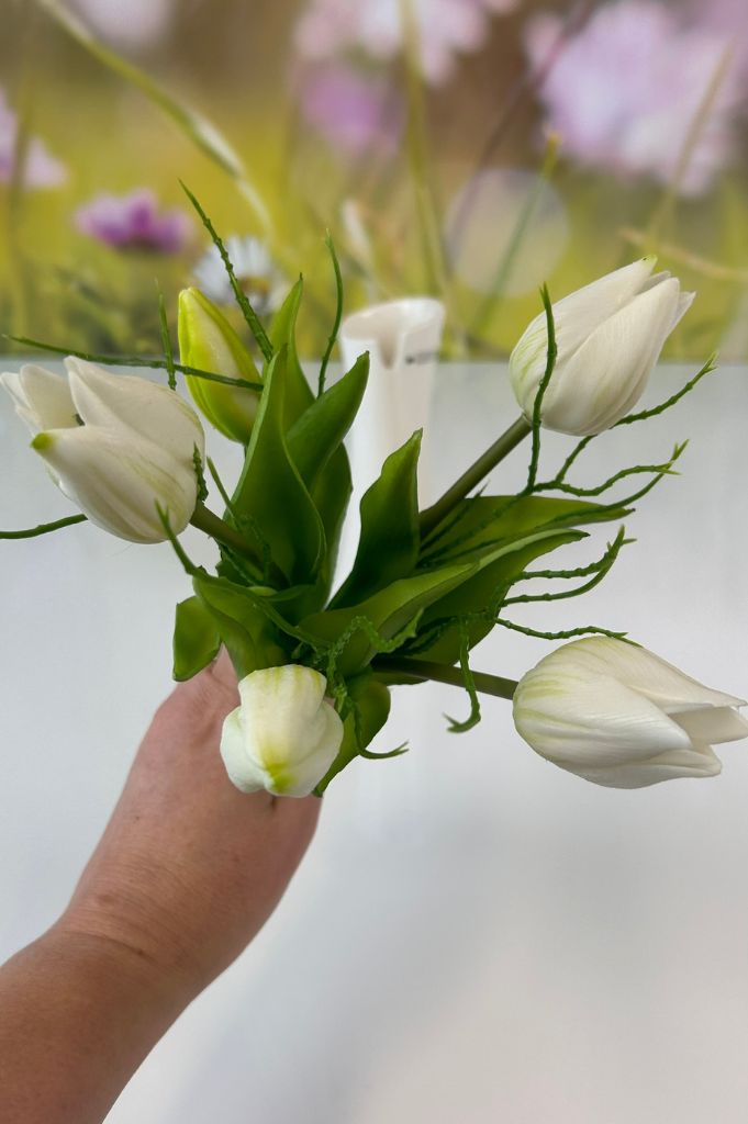 Deko Tulpenbund mit 5 Tulpen weiß