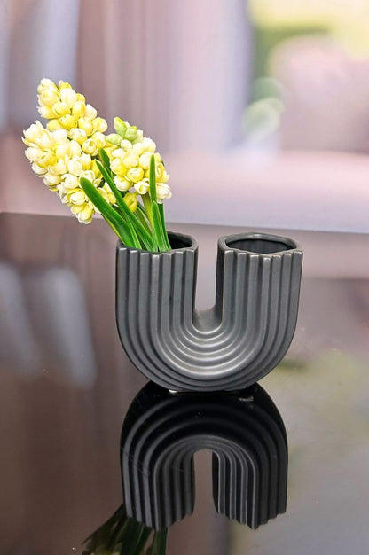 U-Vase Stripes 15cm schwarz & creme-weiß
