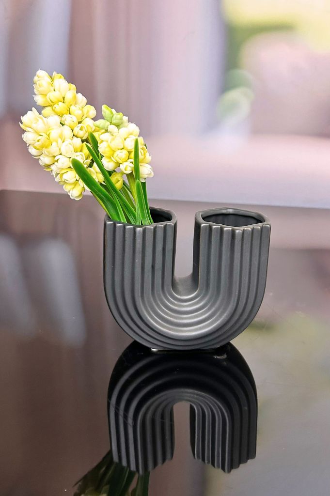 U-Vase Stripes 15cm schwarz & creme-weiß