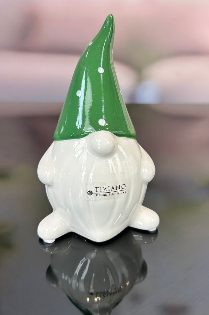 J9 Deko Zwerg Bono mit grüner Mütze creme-weiß