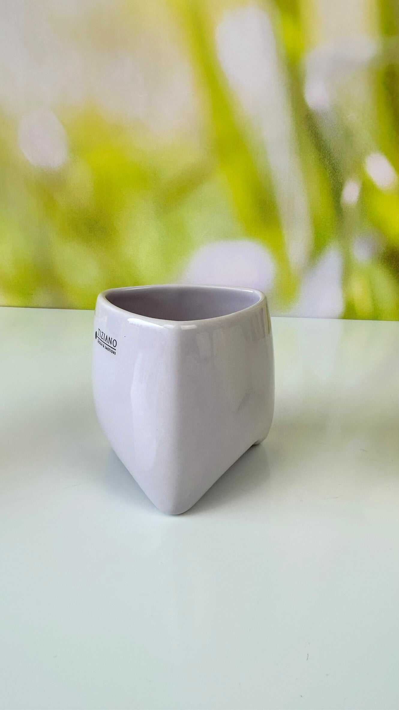 Kübel Triangolo lila